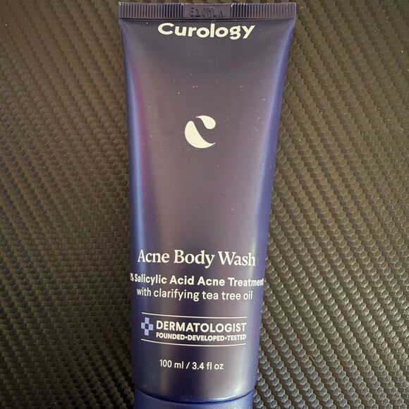 Curology Acne Body Wash Mini - Picture 4 of 6
